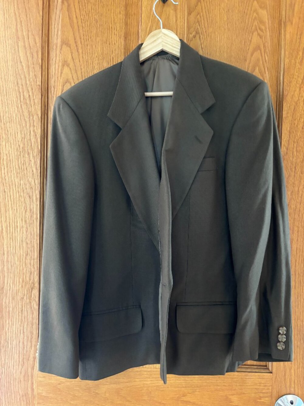 Oscar De la Renta Men's silk jacket - tailored to a womens fit in Olive 8/10